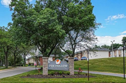 221 College Park Dr, Moon Twp, PA 15108-2309
