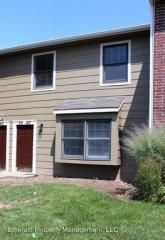 2540 Candlecrest Cir, Manhattan KS  66503-0323 exterior