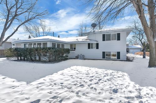 719 Park Pl, Saint Cloud, MN 56301-5835