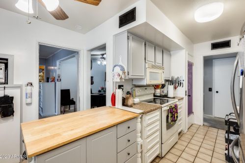 18602 132 Ave, Sun City AZ 85375-4502 exterior