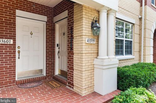 43599 Mcdowell Sq, Leesburg, VA 20176-6528