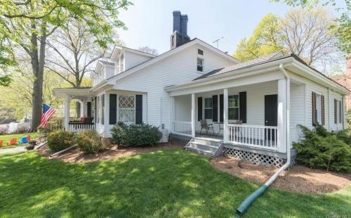145 Shore Rd, New Rochelle, NY 10803-3620