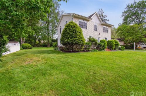220 Dunhams Corner Rd, East Brunswick, NJ 08816-3414