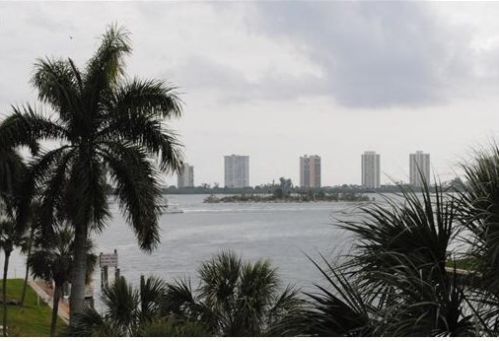 104 Paradise Harbour Blvd, West Palm Beach, FL 33408-5002