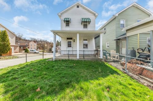 1027 Bernadine Ave, Ambridge PA  15003-1622 exterior