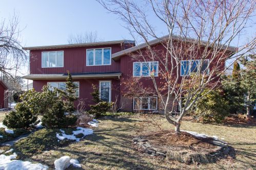 40 Crescent Rd, Hamilton, MA 01982-1408