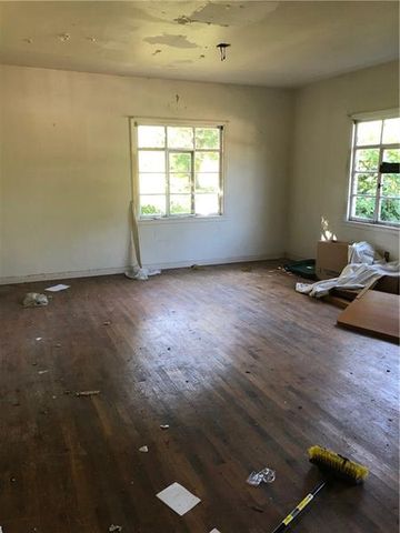 2803 Kathy St, Library, PA 15129-9550