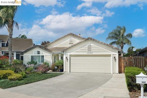3889 Oak Grove Ct, Oakley CA  94561-4218 exterior