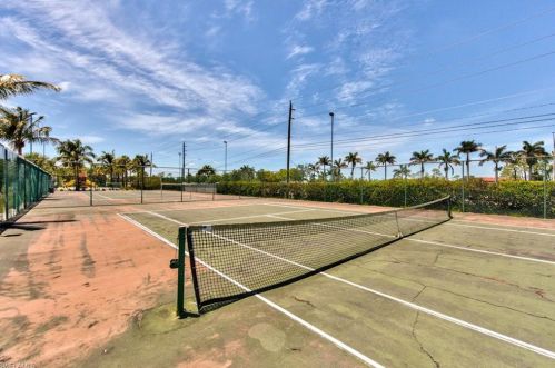 150 Santa Clara Dr, Naples FL  34104-5431 exterior