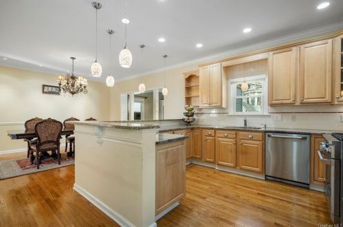 47 Washington Ave, Crotonville NY  10562-5520 exterior