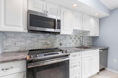 7 Robinswood Ln, Lewisboro, NY 10590-2616