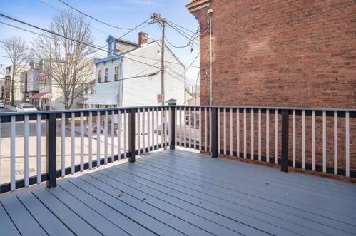 401 Armandale St, Pittsburgh PA 15212-4093 exterior