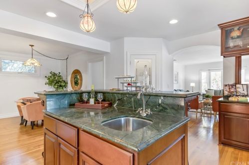 4330 Theresa St, Long Beach CA  90814-1334 exterior