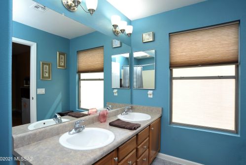 3944 Pine Creek Way, Tucson AZ 85745-7115 exterior