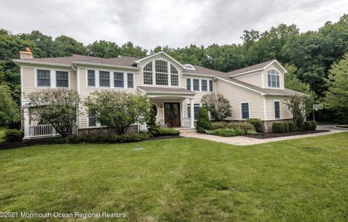 5 Withers Ln, Atlantic Highlands, NJ 07716-2248