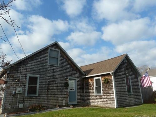 263 Willetts Ave, United States Coast Guard Ac CT  06320-3430 exterior