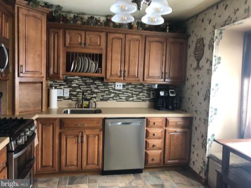 1503 Essex Dr, Riverton, NJ 08077-2151