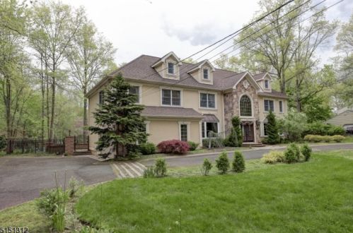 1061 Raritan Rd, Scotch Plains, NJ 07076-2849