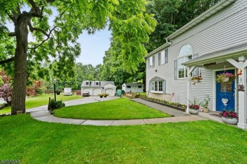 440 Mountain Rd, Sparta, NJ 07871-3532