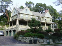 150 Valentine St, Newton, MA 02465-3028