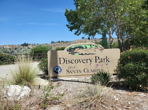 20055 Canyon View Dr, Santa Clarita CA  91351-5724 exterior