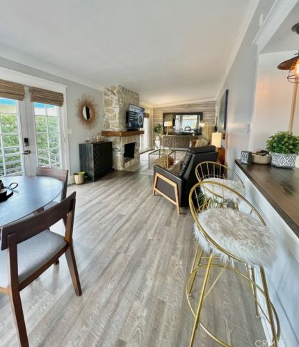 112 Yorktown, Newport Beach CA  92660-6144 exterior