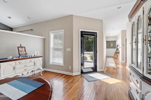 52 Tuscarora Ave, Beaufort SC 29907-1107 exterior