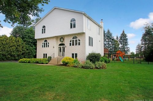 145 Culver Ln, North Haven, CT 06473-3732