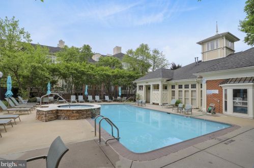 11775 Stratford House Pl, Herndon VA 20190-3392 exterior