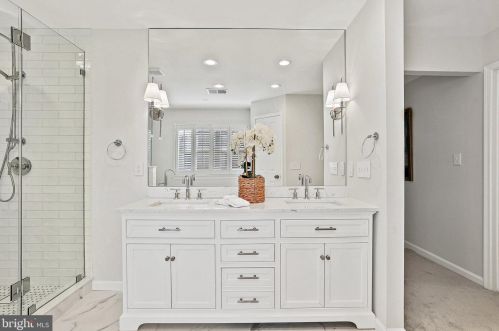 3211 Winter Sun Ter, Herndon VA  20171-1939 exterior