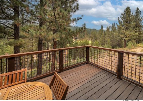 11082 Meek Ct, Truckee CA  96161-2979 exterior