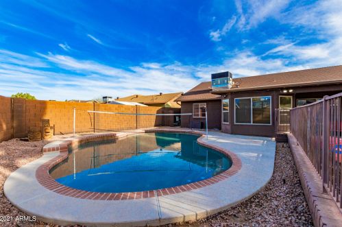 8828 Peck Dr, Glendale AZ  85301-4918 exterior