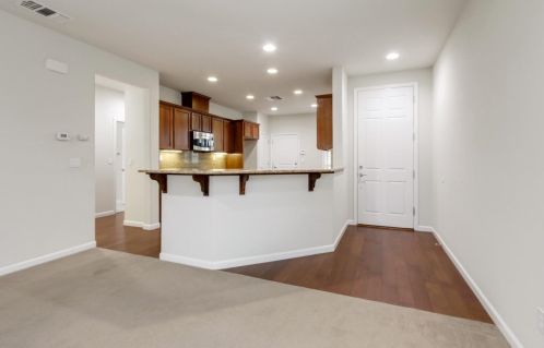 7500 Abbey Cir, Elk Grove CA  95757-5103 exterior