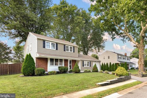 2310 Larkwood Dr, Wilmington, DE 19810-2835