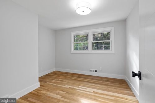 2 Hornor Ln, Princeton NJ  08540-3937 exterior