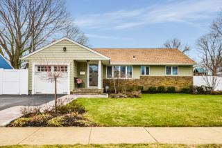 142 Berkeley Pl, East Massapequa, NY 11758-6441