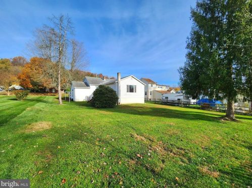 3706 Humpton Rd, Downingtown PA  19335-2126 exterior