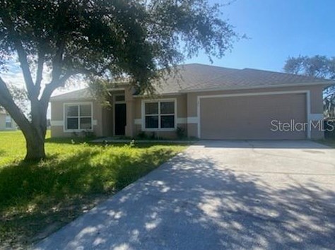 121 Sanderling Dr, Grenelefe, FL 33844-8233
