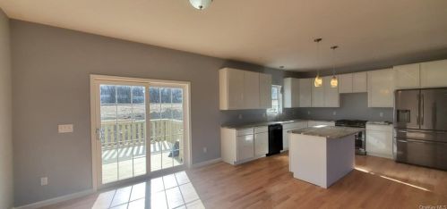 6 Mt Hope Rd, Middletown NY  10940-7128 exterior