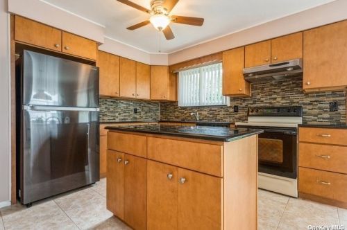 2621 Columbus Ave, North Bellmore, NY 11710-1713