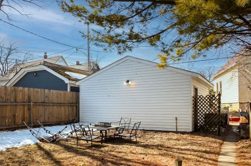 2629 Pine Ave, Milwaukee WI  53207-2137 exterior