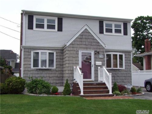 2350 Woodland Ave, North Wantagh, NY 11793-4420