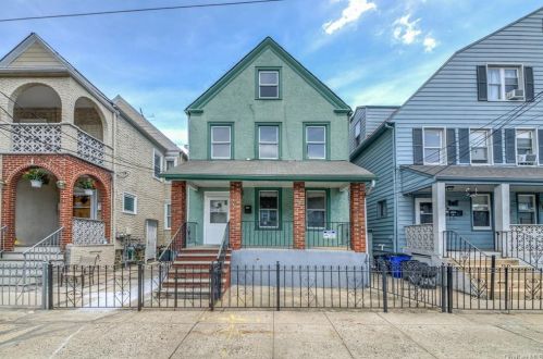 51 Walnut St, New Rochelle, NY 10801-6240