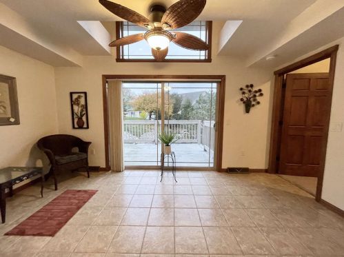 1255 Prairie Falcon Trl, Green Bay, WI 54313-7177