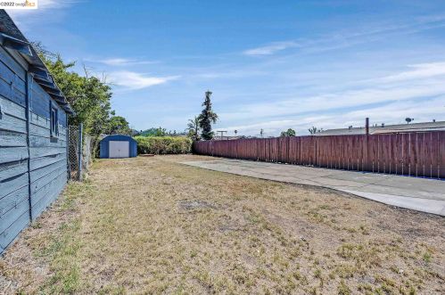 7144 Holly St, Oakland CA  94621-2345 exterior