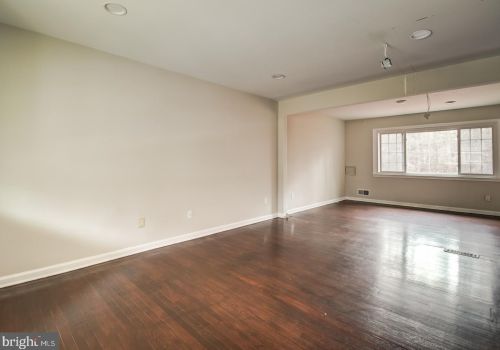 2263 Spinnaker Ct, Woodbridge VA  22192-2129 exterior