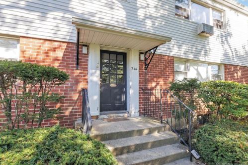 216 Cherry Hill Dr, Bridgeport, CT 06606-5836