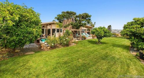 5022 Pacifica Dr, San Diego CA  92109-1502 exterior