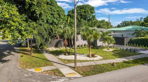 1401 3rd Ave, Dania Beach FL  33004-4214 exterior