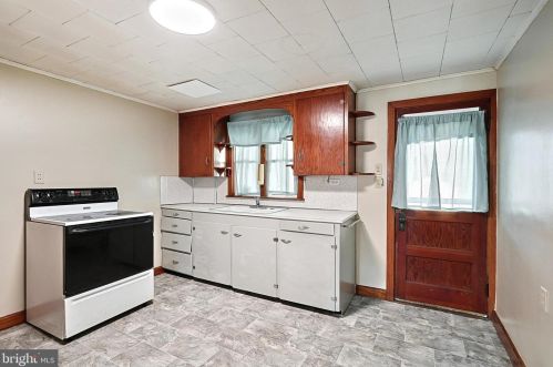 113 Maple Ave, Hanover PA 17331-4625 exterior